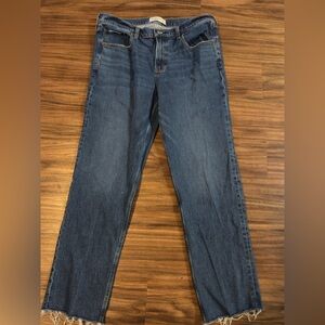 Women’s Abercrombie & Fitch 90s Straight Mid Rise Jean- Size 14R/ 32